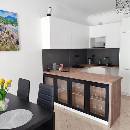 Yucca Apartment *