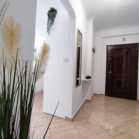 Yucca Apartment *